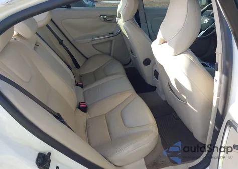 2012 Volvo S60 T5 z USA, uszkodzony, nr VIN YV1622FS0C2114804